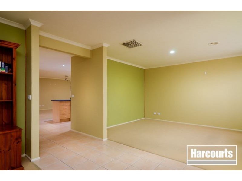 50 Robinswood Parade, Narre Warren South VIC 3805