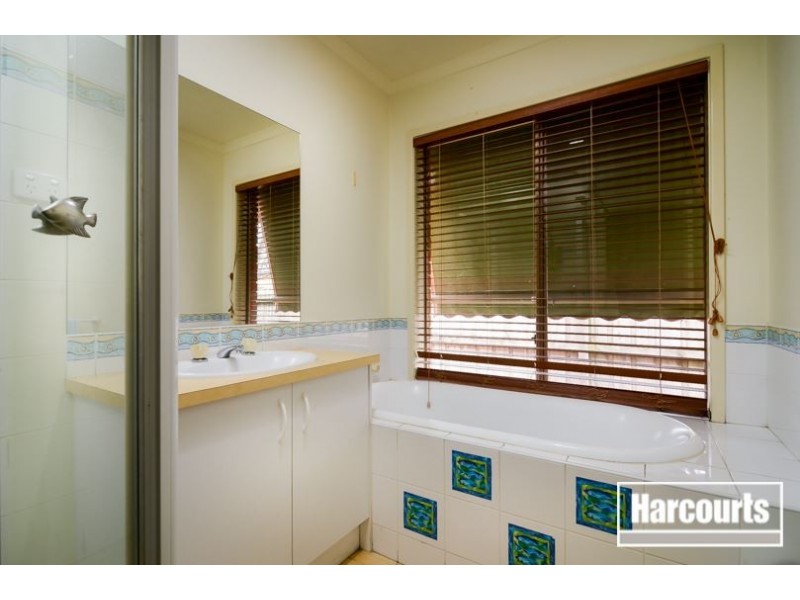 50 Robinswood Parade, Narre Warren South VIC 3805