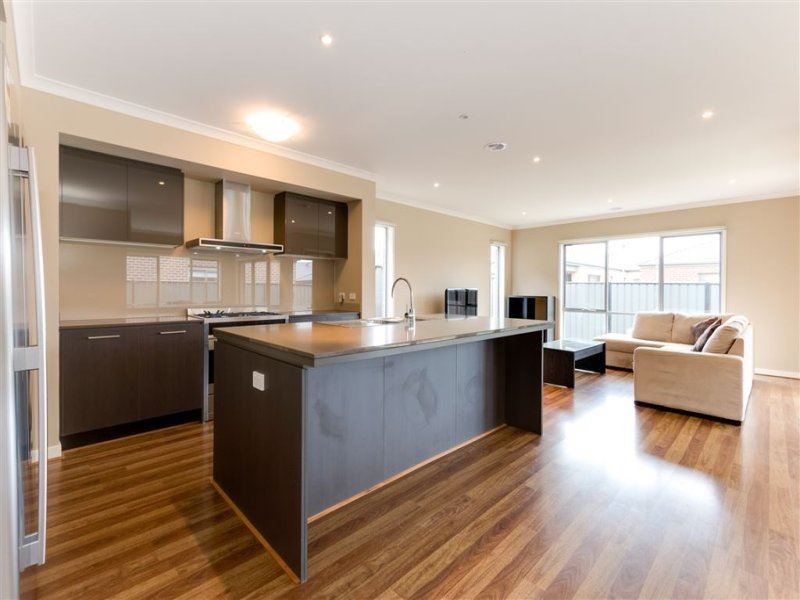 30 Falabela Road, Clyde North VIC 3978