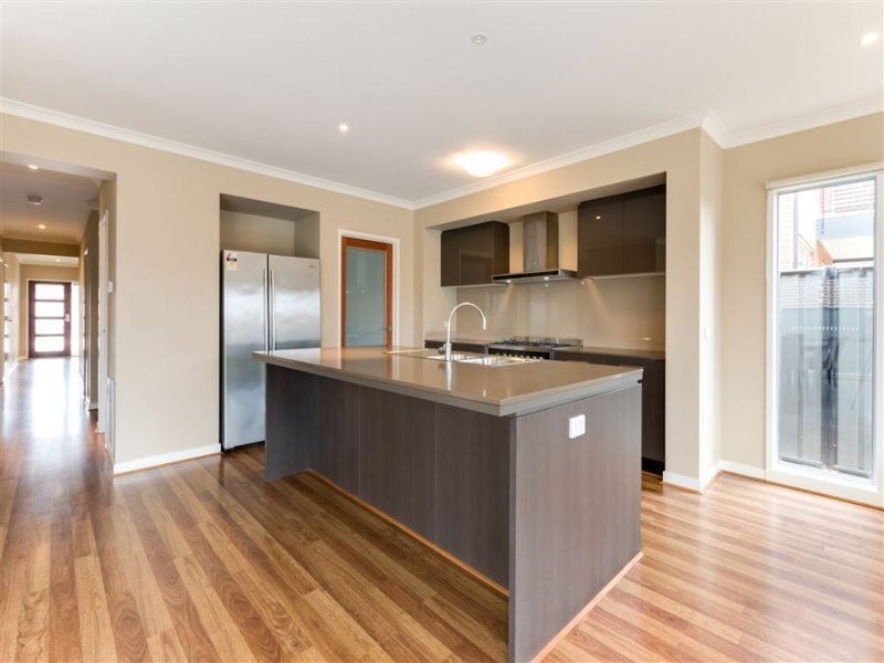 30 Falabela Road, Clyde North VIC 3978