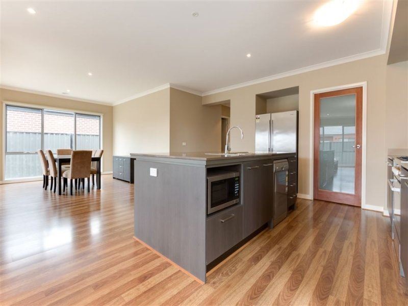 30 Falabela Road, Clyde North VIC 3978