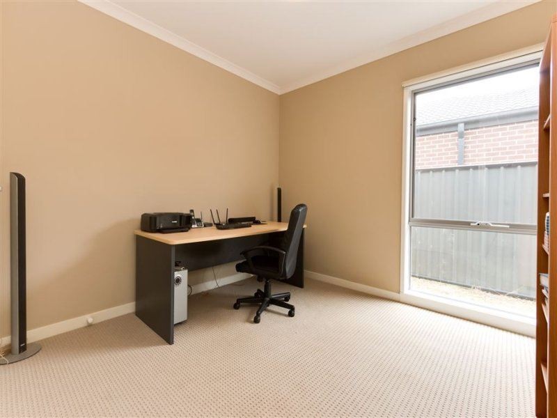 30 Falabela Road, Clyde North VIC 3978