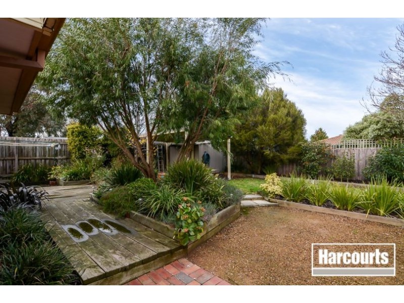 14 Brentwood Drive, Cranbourne North VIC 3977