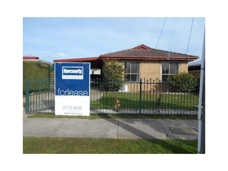 18 Cranbourne Drive, Cranbourne VIC 3977