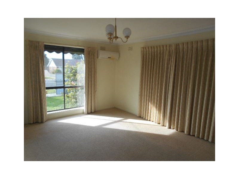 18 Cranbourne Drive, Cranbourne VIC 3977