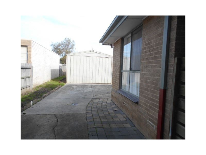 18 Cranbourne Drive, Cranbourne VIC 3977
