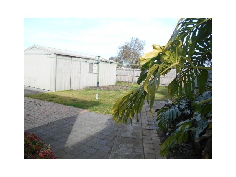 18 Cranbourne Drive, Cranbourne VIC 3977