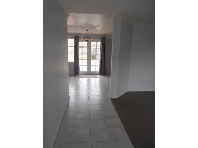 11 Barkly Street, Cranbourne VIC 3977