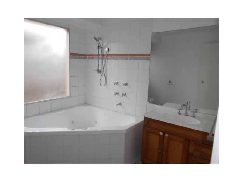 11 Barkly Street, Cranbourne VIC 3977