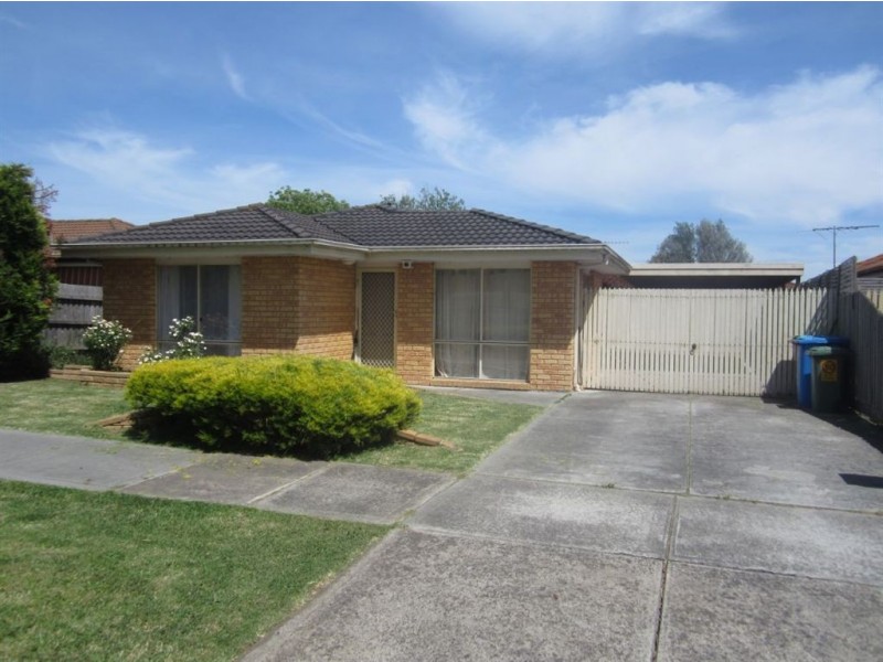 37 Scarborough Avenue, Cranbourne VIC 3977