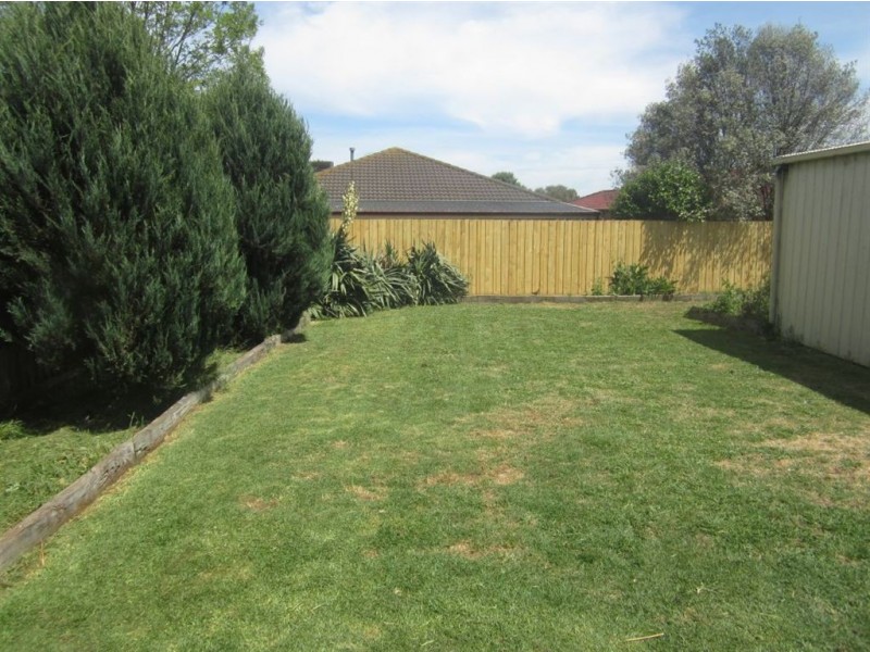 37 Scarborough Avenue, Cranbourne VIC 3977