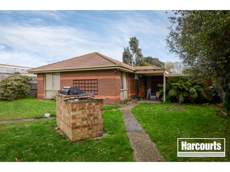 6 Crystal Gardens, Cranbourne West VIC 3977