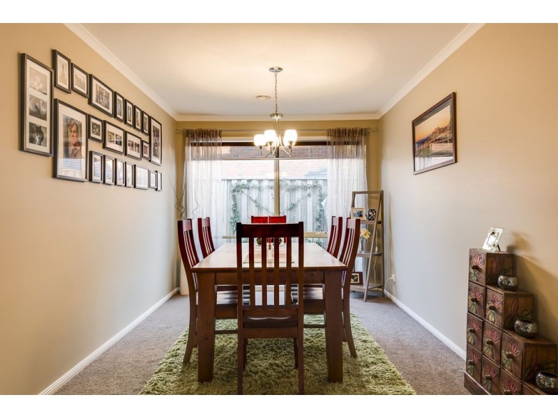 122 Robinswood Parade, Narre Warren South VIC 3805