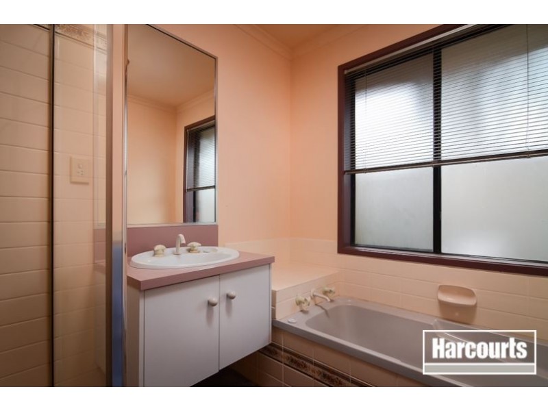 12 Chadbourn Place, Narre Warren South VIC 3805