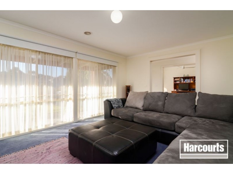 19 Darcy Niland Crescent, Lynbrook VIC 3975
