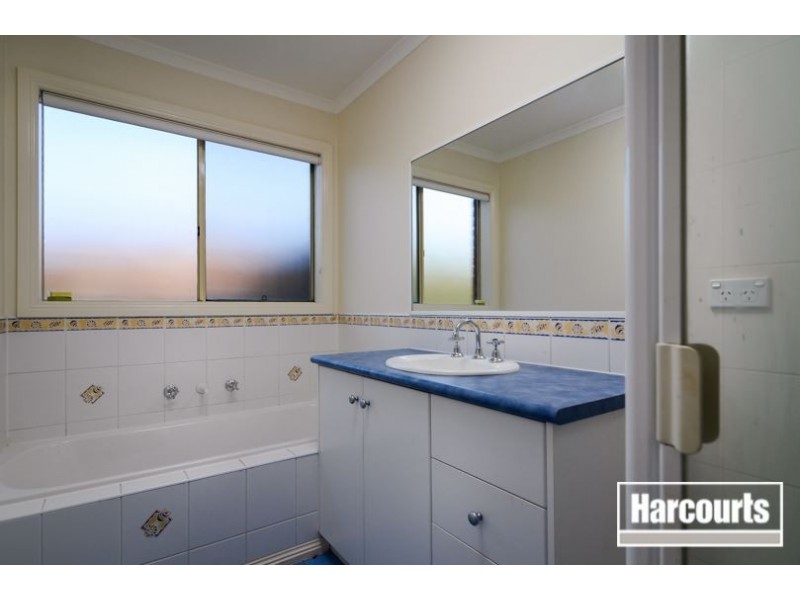 19 Darcy Niland Crescent, Lynbrook VIC 3975