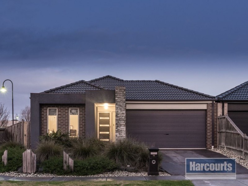 76 Sussex Ave, Cranbourne North VIC 3977