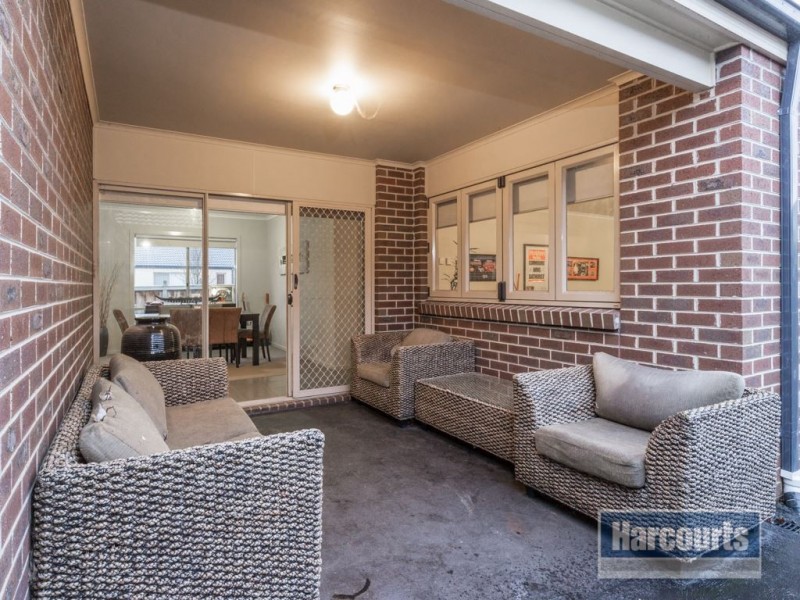 76 Sussex Ave, Cranbourne North VIC 3977