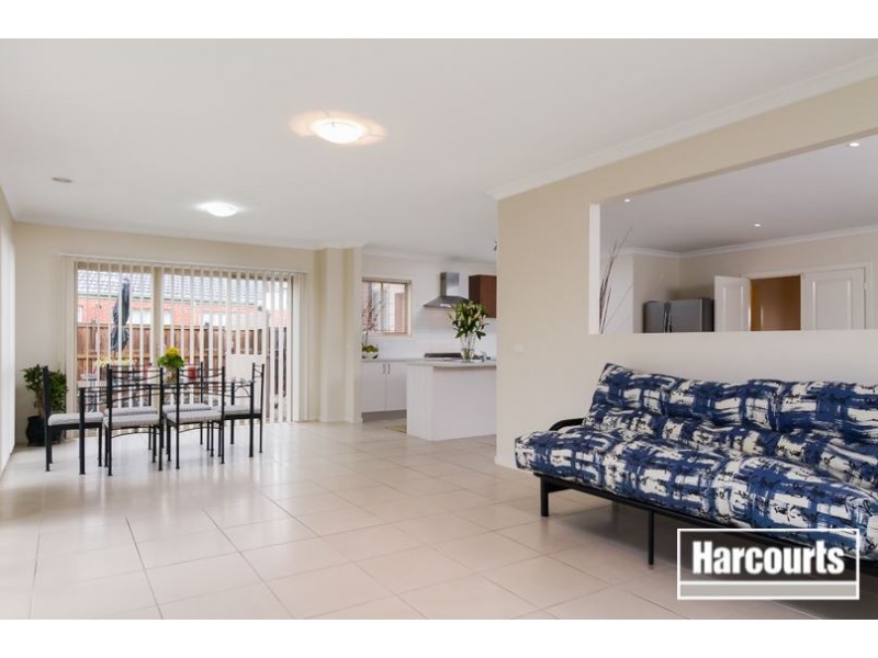72 Mountainview Boulevard, Cranbourne North VIC 3977