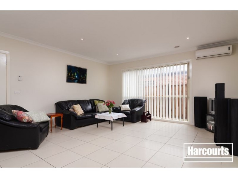 72 Mountainview Boulevard, Cranbourne North VIC 3977