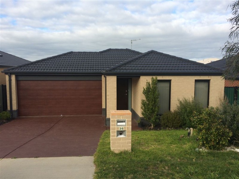 36 Bonneville Parade, Pakenham VIC 3810