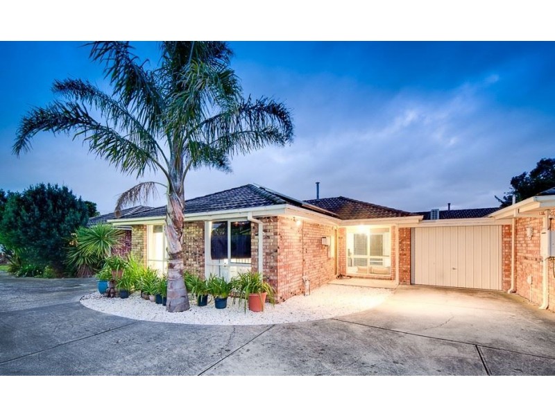 2/23 William Street, Cranbourne VIC 3977