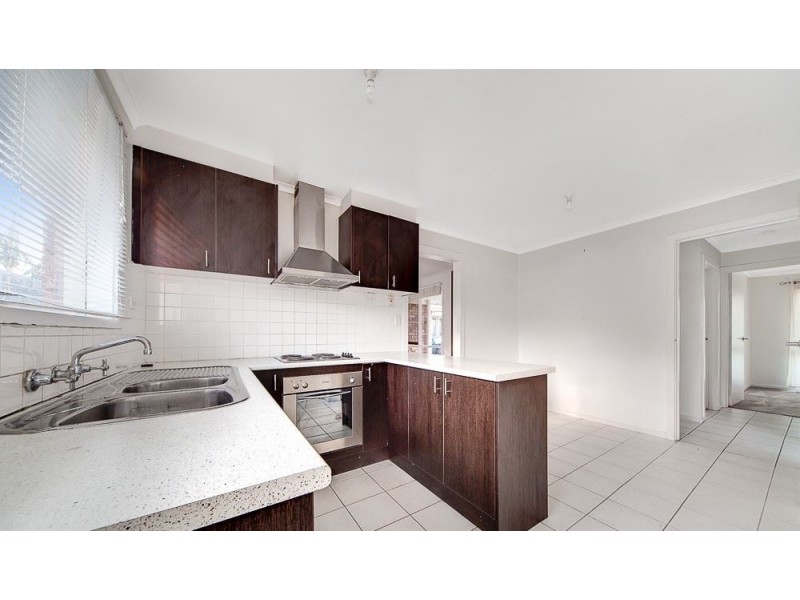 2/23 William Street, Cranbourne VIC 3977