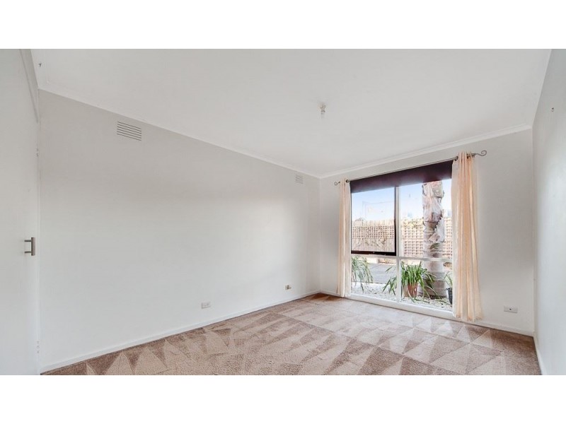 2/23 William Street, Cranbourne VIC 3977