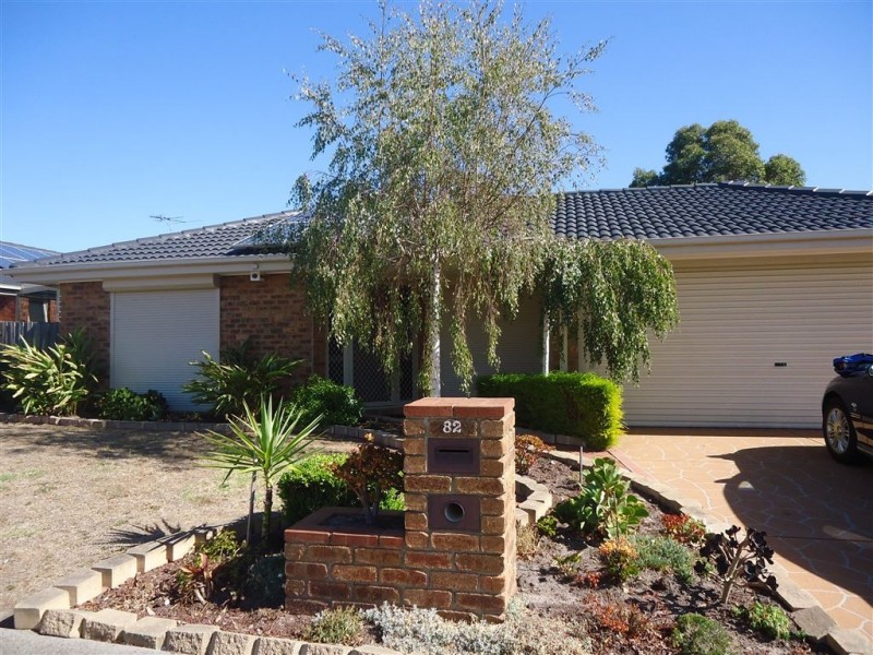 82 Courtenay Avenue, Cranbourne North VIC 3977