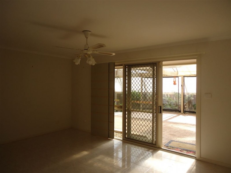 82 Courtenay Avenue, Cranbourne North VIC 3977