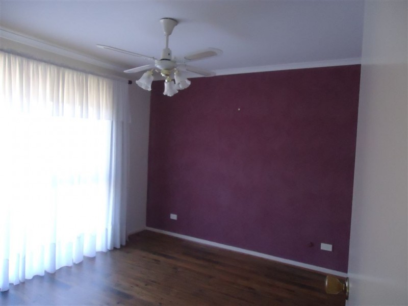 82 Courtenay Avenue, Cranbourne North VIC 3977