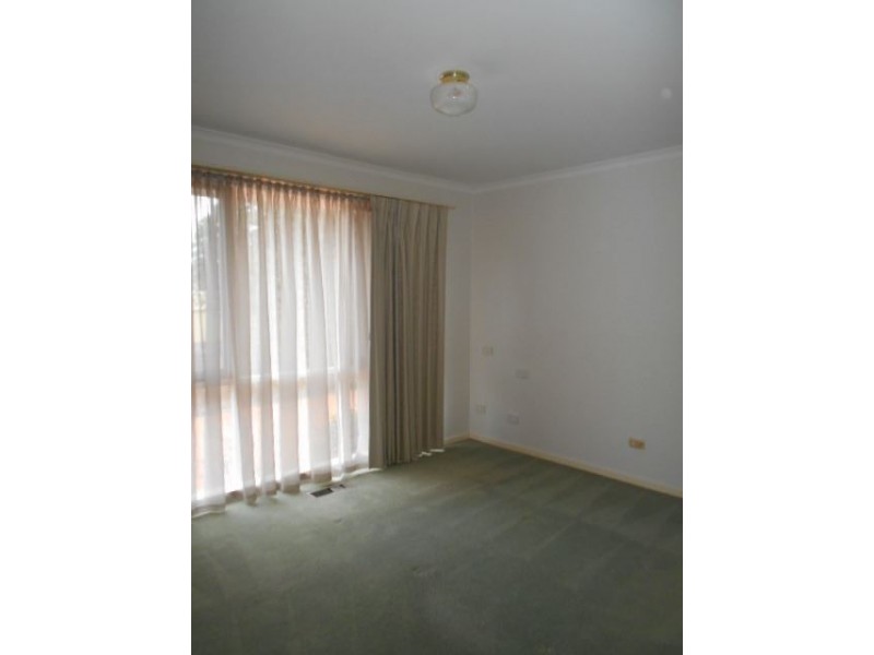 2/38 Blackwood Drive, Narre Warren VIC 3805