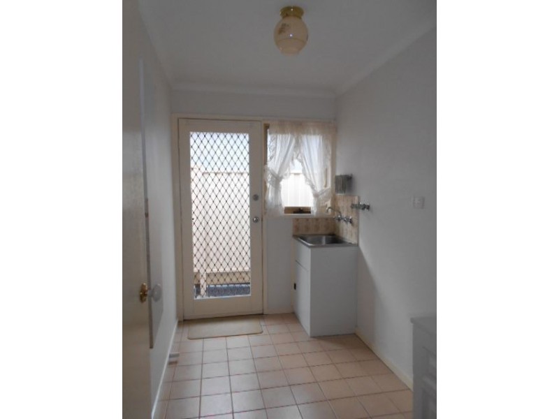 2/38 Blackwood Drive, Narre Warren VIC 3805