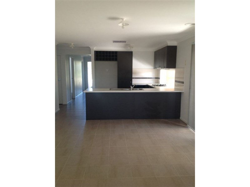 28 Algerd Way, Pakenham VIC 3810