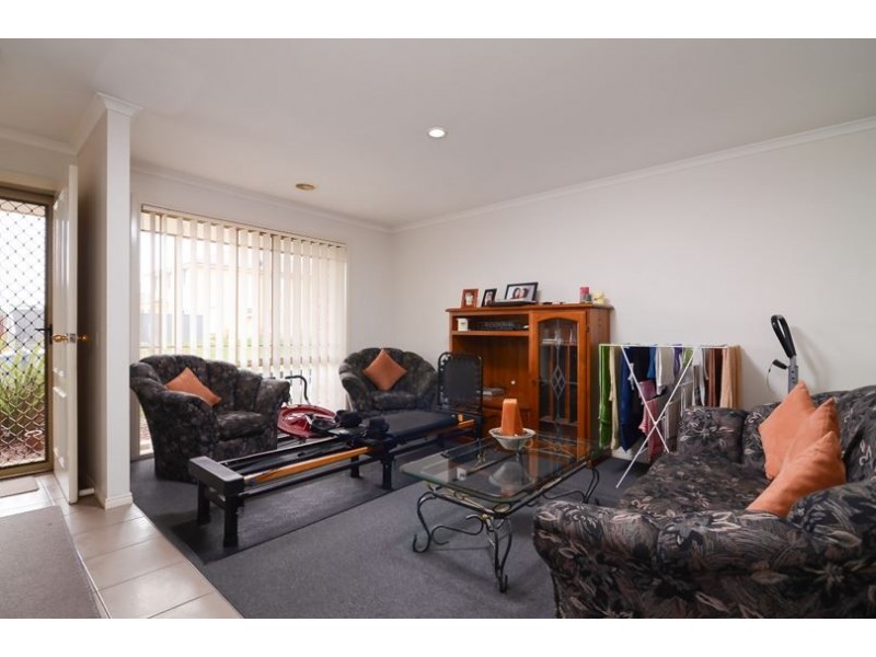 3 Tulip Grove, Cranbourne VIC 3977