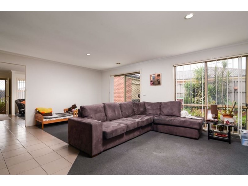 3 Tulip Grove, Cranbourne VIC 3977