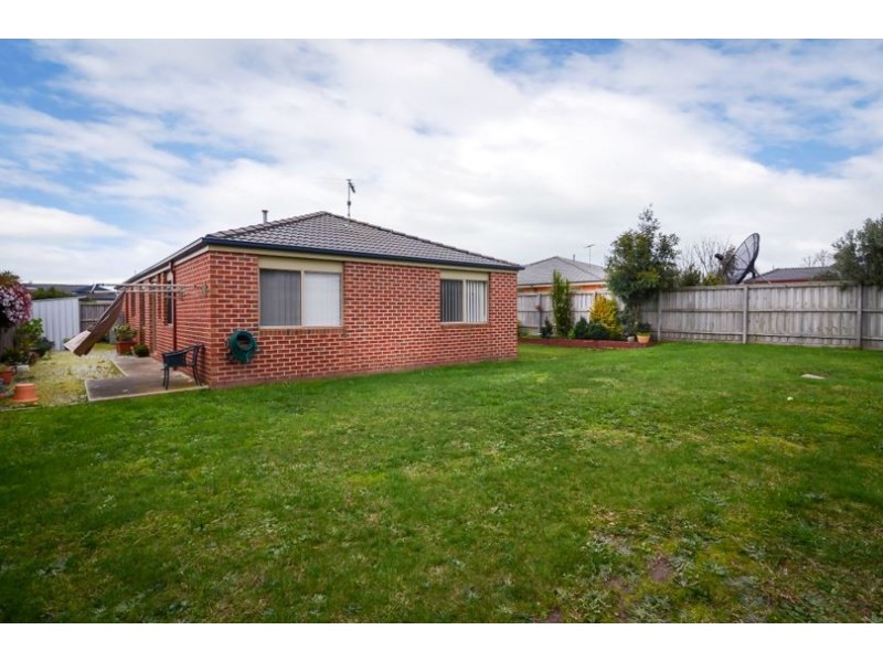 3 Tulip Grove, Cranbourne VIC 3977