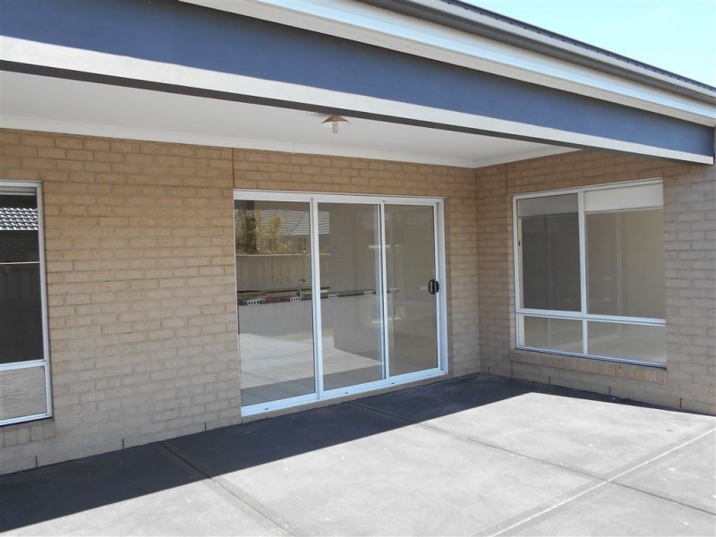 17 Honeybark Crescent, Lyndhurst VIC 3975