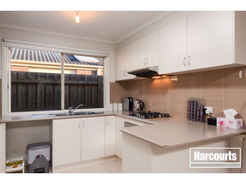 21 Calais Circuit, Cranbourne West VIC 3977