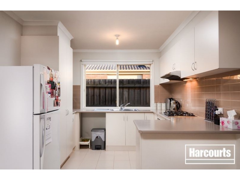 21 Calais Circuit, Cranbourne West VIC 3977