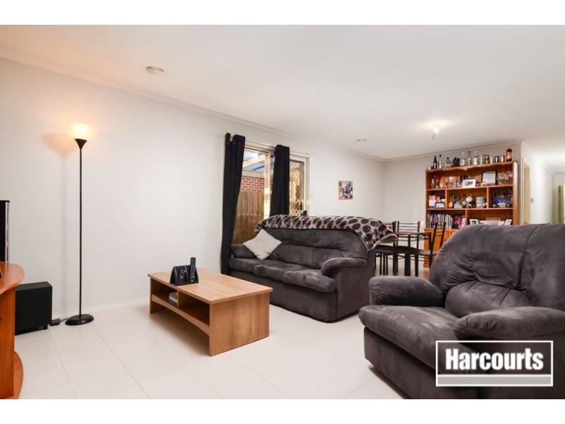 21 Calais Circuit, Cranbourne West VIC 3977