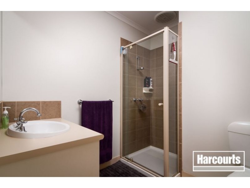 21 Calais Circuit, Cranbourne West VIC 3977