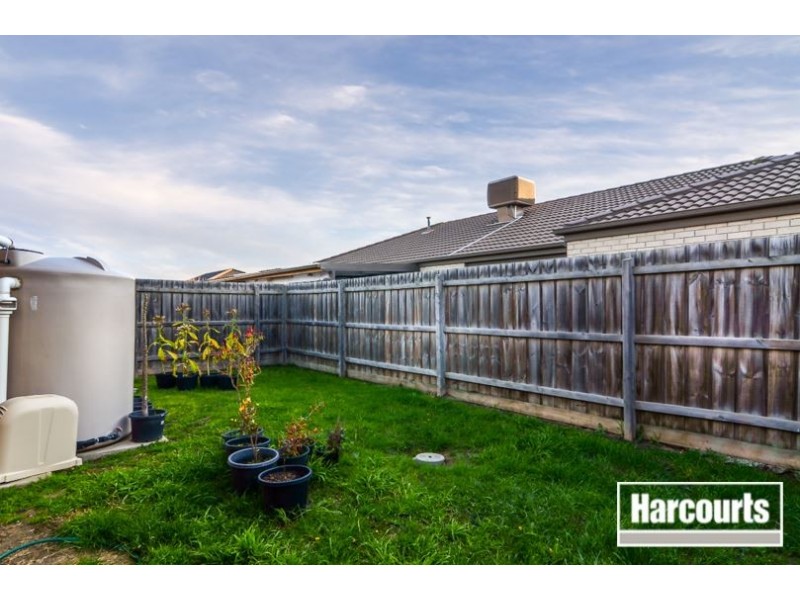21 Calais Circuit, Cranbourne West VIC 3977