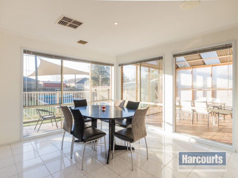 15 Arlington Place, Narre Warren South VIC 3805