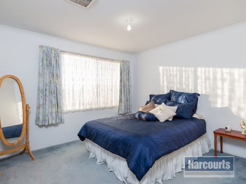 15 Arlington Place, Narre Warren South VIC 3805