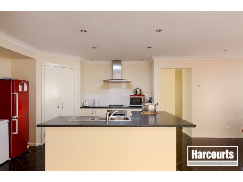 23 Baddeley Circuit, Cranbourne North VIC 3977