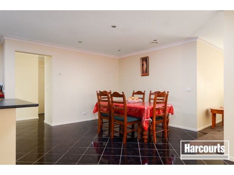 23 Baddeley Circuit, Cranbourne North VIC 3977