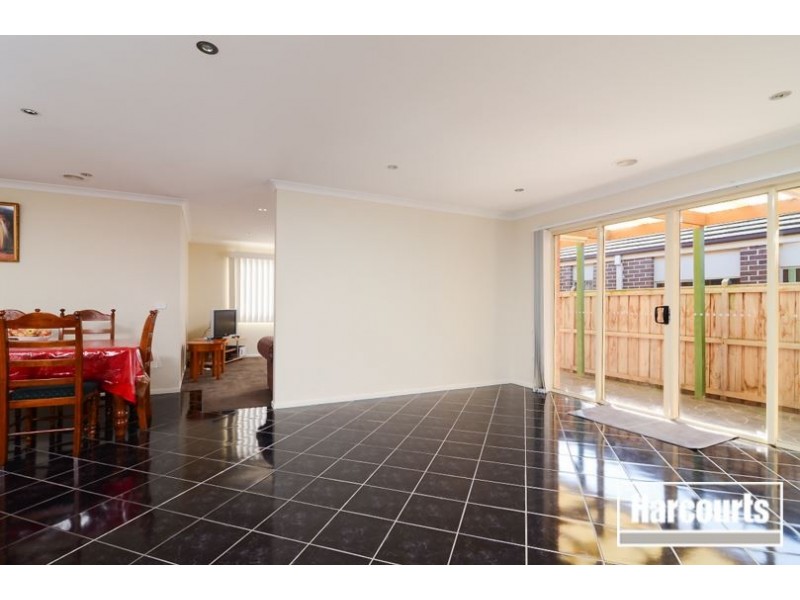 23 Baddeley Circuit, Cranbourne North VIC 3977