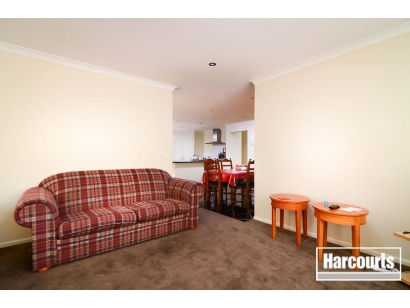 23 Baddeley Circuit, Cranbourne North VIC 3977
