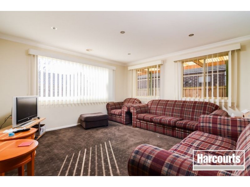 23 Baddeley Circuit, Cranbourne North VIC 3977